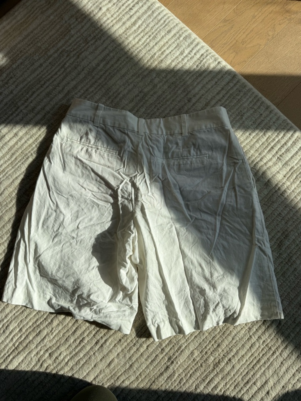 GAP 9" Low Rise Linen-Blend Trouser Shorts - Picture 3 of 4